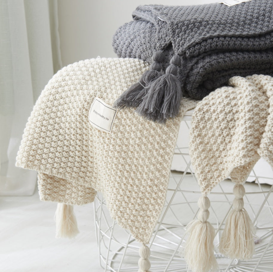 Plaid à Franges – Laine Douce et Élégante